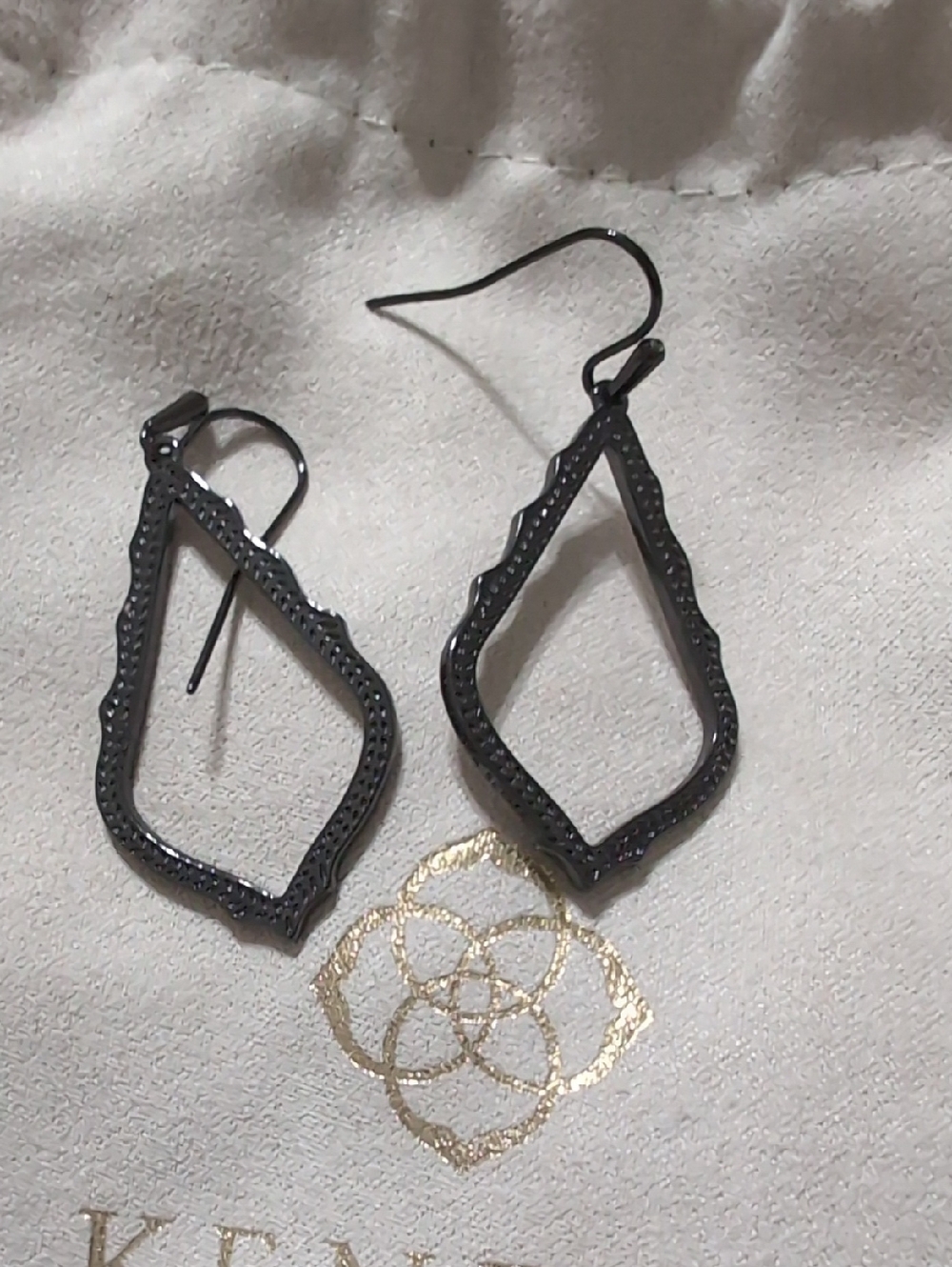 Kendra Scott Petite Sophia Drop Earrings in Gunmetal (Like New!)